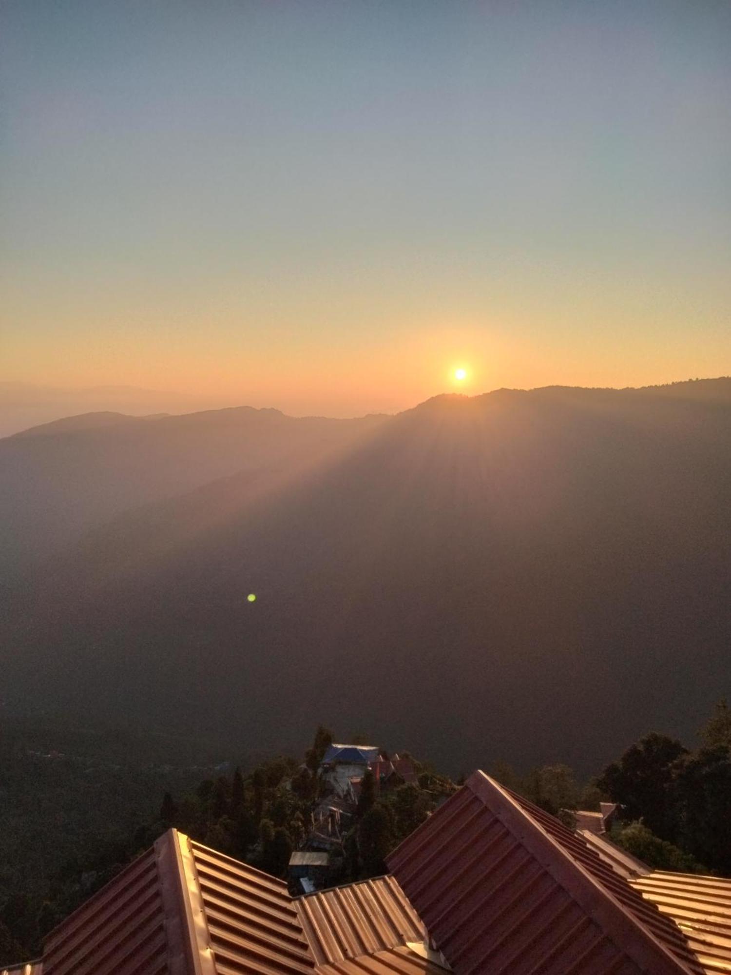דרג'ילינג Sunrise Homestay מראה חיצוני תמונה